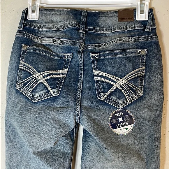 Wallflower The Luscious Curvy Fit Jeans. 0. NWT. - Picture 11 of 12